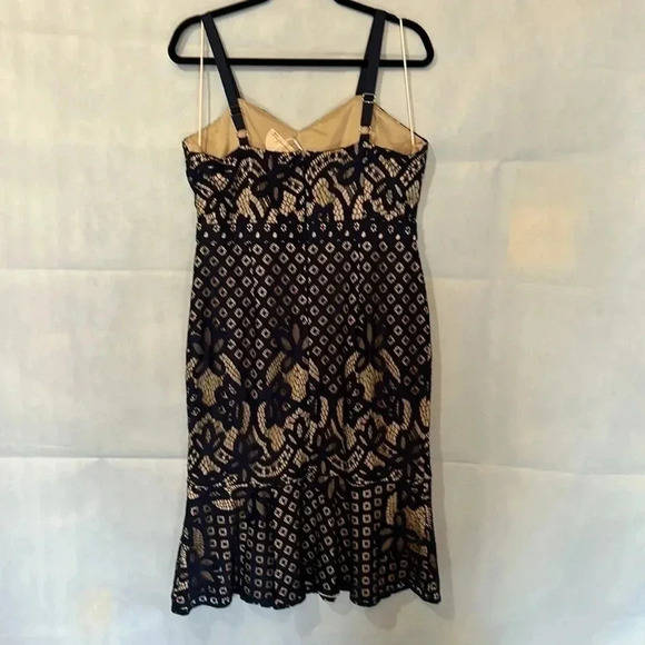 Lace overlay TANK DRESS. Sz 16. Navy/tan. Adjustable straps - Picture 2 of 9